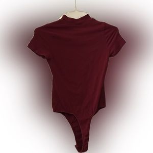 Bozzolo slim fitting medium burgundy bodysuit